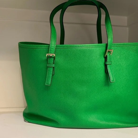 Michael Kors Bright Green Saffiano Tote with Gold Hardware - Picture 11 of 15